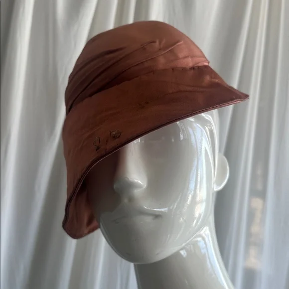 Antique 1912-20 Satin Silk Asymmetric Hat Sz S as is. Great for costume party - Picture 10 of 12